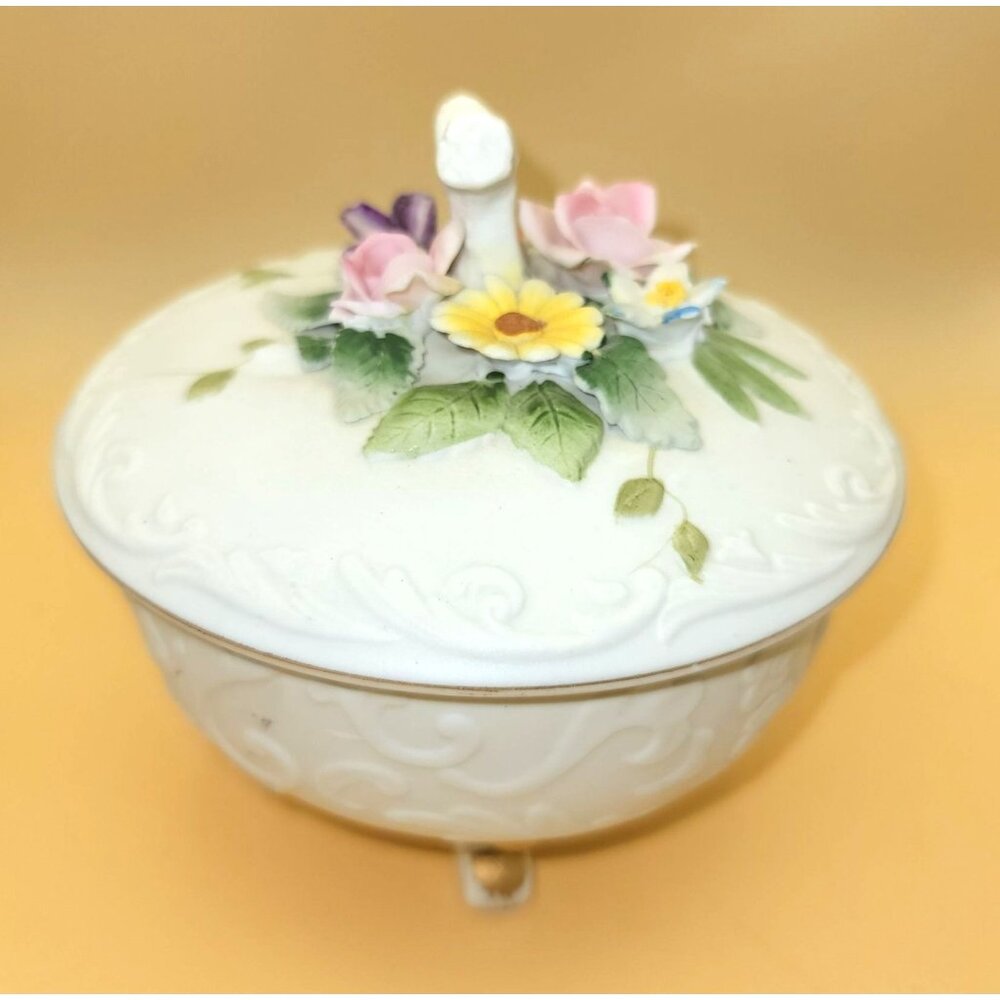 Vintage Lefton Capodimonte Porcelain Footed Trinket Box With Floral Lid SM2011